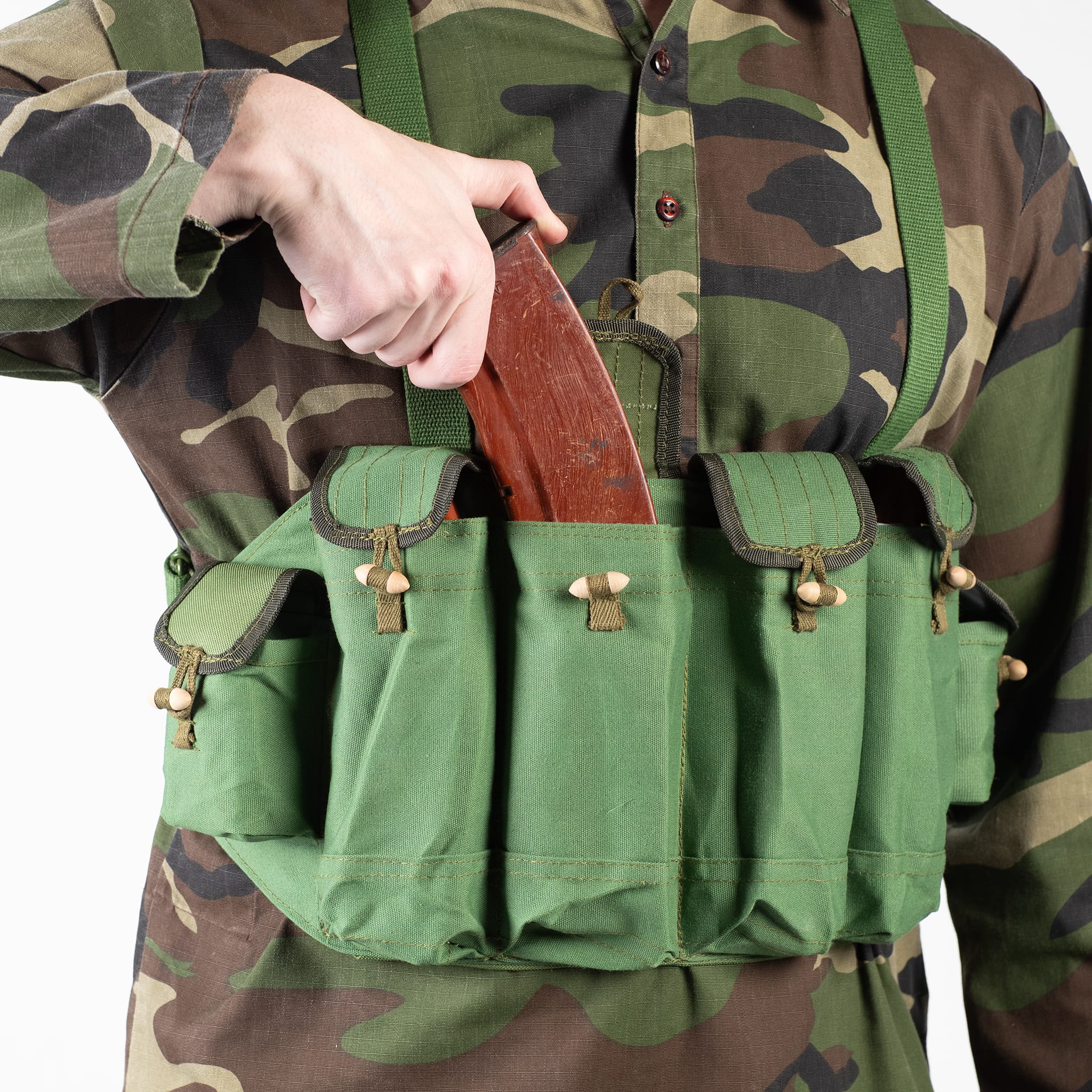 Chicom Type 81 4-Cell Chest Rig